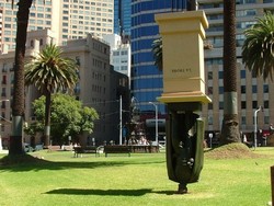 Mr P dan 4 Monumen Paling Aneh di Dunia