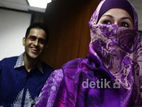Nazar Bersaksi untuk Istrinya