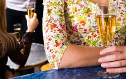 Setelah Konsumsi Minuman Beralkohol, Bakar Kalori dengan Jalan Cepat!