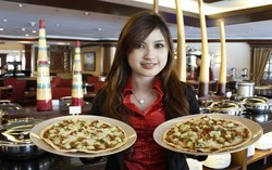 Gurih Pedas Pizza Rendang Diperkenalkan Kepada Masyarakat Solo