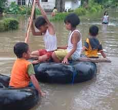 Ketinggian Banjir Bertambah, Seorang Wanita Hilang Terseret Arus
