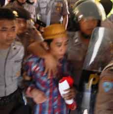 Sidang Pembunuhan Mahasiswi di Situbondo Diwarnai Caci Maki