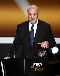 Sukses besar yang diraih Del Bosque di tahun 2012 lalu adalah mengantar Spanyol menjuarai Piala Eropa 2012. Reuters/Michael Buholzer.