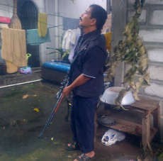 Meski Terus Ditembaki, Baron Si Monyet Ngamuk Palmerah Masih Bebas