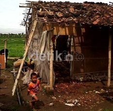 227 Rumah Rusak Diterjang Puting Beliung di Batam