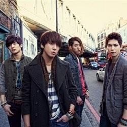 Ingin Kesan Eksotis, CNBlue Pose di Jalanan London untuk Album Baru
