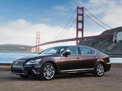 Mobil Mewah Hybrid Paling Kuat Datang ke Indonesia