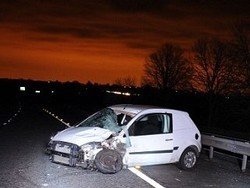 Pakai Ponsel Saat Nyetir, Wanita Inggris Dipenjara