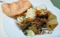 Agar Sayuran Gado-gado Tetap Bernutrisi, Cermati Cara Merebusnya!