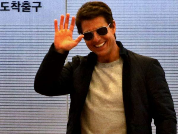 Senyuman Tom Cruise di Tokyo