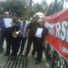 Aktivis Siap Segel RSBI yang Ogah Bubar