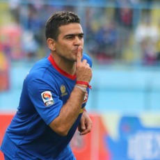 Gonzales Hat-trick, Arema Hantam Persidafon 5-2