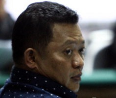 Amran Batulipu Dituntut 12 Tahun Penjara