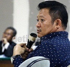 Mantan Bupati Buol Amran Batalipu Hadapi Tuntutan 