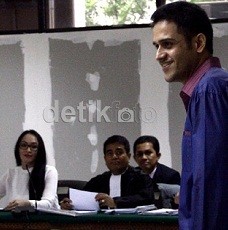 Saling Serang Angie vs Nazaruddin