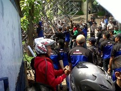 Kecam PHK, Ratusan Buruh Geruduk Pabrik di Semarang
