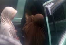 Jalani Tes DNA, Keluarga Terduga Teroris Makassar Sambangi RS Polri