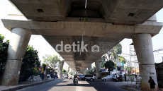 Tinjau Jalan Layang Antasari, Jokowi: Listrik, Rambu Semua Dikebut