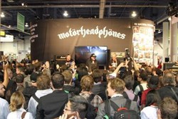 Motorhead Meluncurkan Motorheadphones di Las Vegas