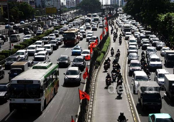 Tol Dalam Kota Macet Parah