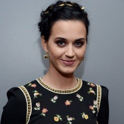 Katy Perry Raih 4 Piala Peoples Choice Awards