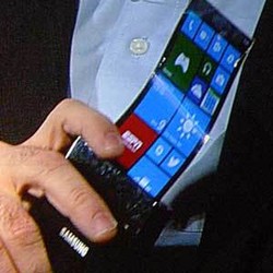 Samsung Pamer Ponsel dengan Layar Fleksibel