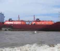 Kapal Tanker Milik Pertamina Kandas dan 20 ABK Tertahan