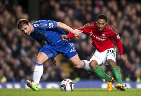 Ivanovic Dua Kali Blunder, Chelsea Ditaklukkan Swansea 0-2 Ivanovic Dua Kali Blunder, Chelsea Ditaklukkan Swansea 0-2