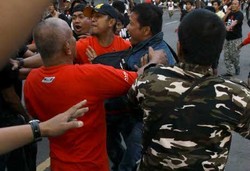 Pendukung Bentrok, Tim Cagub Sayang Serahkan Kasusnya ke Polisi