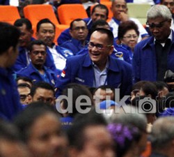 Mengaku Sempat Dilirik SBY, Ruhut Bangga Roy Suryo Jadi Menpora