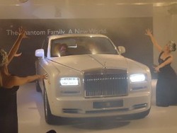 2012, Pabrikan Mobil Ultra Mewah Berpesta