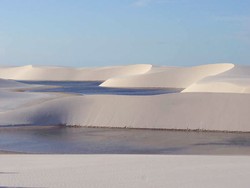 Unik! Gurun Pasir di Brazil Berisi Ratusan Laguna