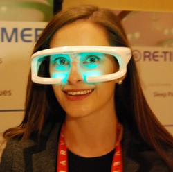 Susah Tidur? Coba Saja Pakai Kacamata Ini