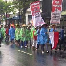 Tagih Janji SBY, Ratusan Petani Blitar Jalan Kaki ke Istana Negara