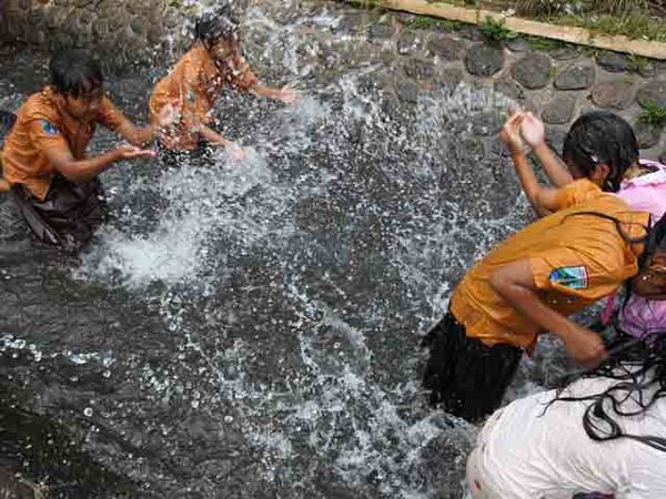 Air dan Gaya Hidup Masyarakat