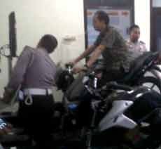 KPK Cek Barang Bukti Kasus Simulator SIM di 3 Polres