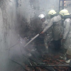 Diduga Korsleting, Rumah di Saturnus Selatan Terbakar