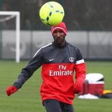 Ada Anelka di Latihan Tim PSG