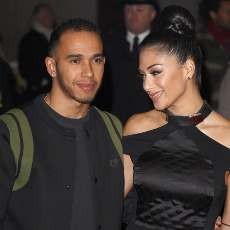 Hamilton Bisa Menang di Mercedes