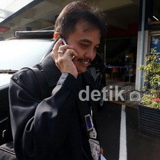 Publik Diminta Tak Berharap Banyak pada Menpora Baru