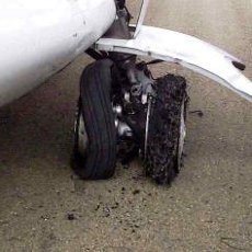 Ban Wings Air yang Meletus Terlihat Berasap Karena Pengereman