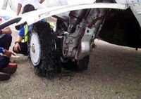 Pesawat Wings Air Pecah Ban