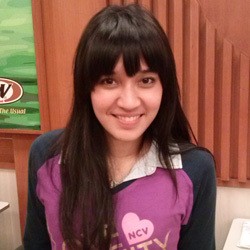 Dhini Aminarti Sabar Menanti Momongan