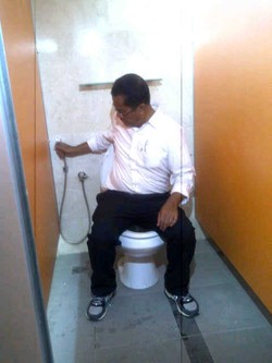 Dahlan Iskan Puji Toilet Bandara Kuala Namu Kalahkan Bandara Shanghai
