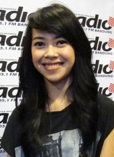 Hengkang dari SHE, Achi Pilih Kursus Musik di Amerika