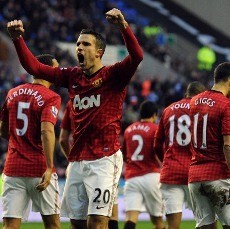 Suarez Sedang Oke, tapi Van Persie Akan Menangkan MU