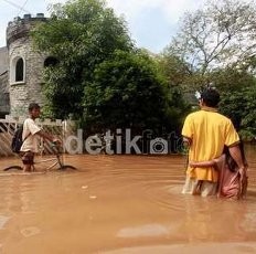 Korban Banjir di Tigaraksa Perlu Bantuan Beras & Makanan
