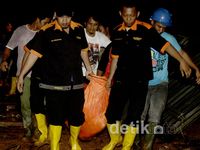 Satu Korban Crane Berhasil Dievakuasi