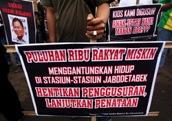 PKL di Stasiun Unjuk Rasa di Depan Istana, Minta Ditata Bukan Digusur