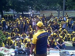 Sidang Eks Dirut IM2, Serikat Pekerja Indosat Geruduk Pengadilan Tipikor